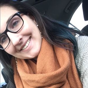 Meet your Posher, Kendra